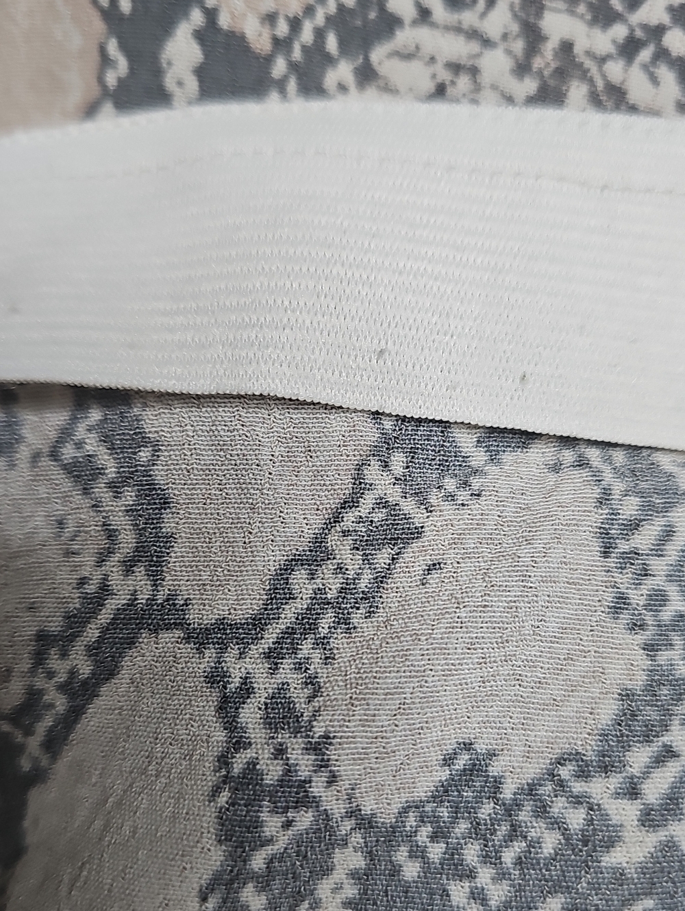 American Eagle Outfitters Snake-Print Midi Skirt in Beige and Gray - Picture 4 of 6